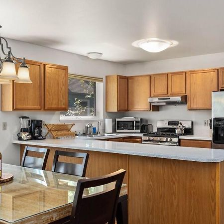 Coastal Place - Best Location In Downtown! Anchorage Bagian luar foto