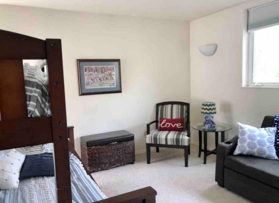 Coastal Place - Best Location In Downtown! Anchorage Bagian luar foto