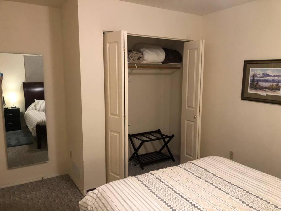 Coastal Place - Best Location In Downtown! Anchorage Bagian luar foto