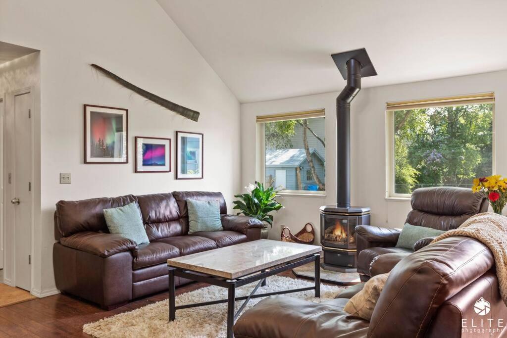 Coastal Place - Best Location In Downtown! Anchorage Bagian luar foto