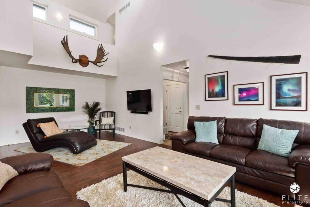 Coastal Place - Best Location In Downtown! Anchorage Bagian luar foto